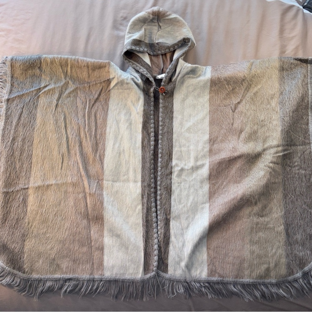 Tresart Cache Alpaca Ecuadorian Poncho Cape Sweater One Size Unisex Gray Striped